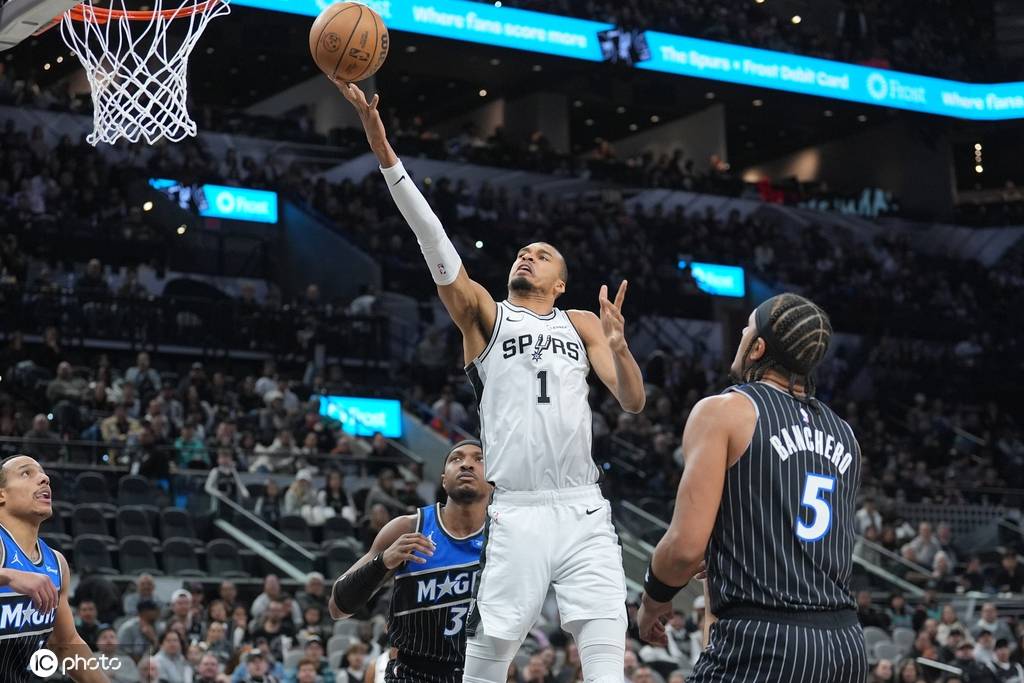 文班亞馬25分班凱羅19+10 馬刺勝魔術(shù)