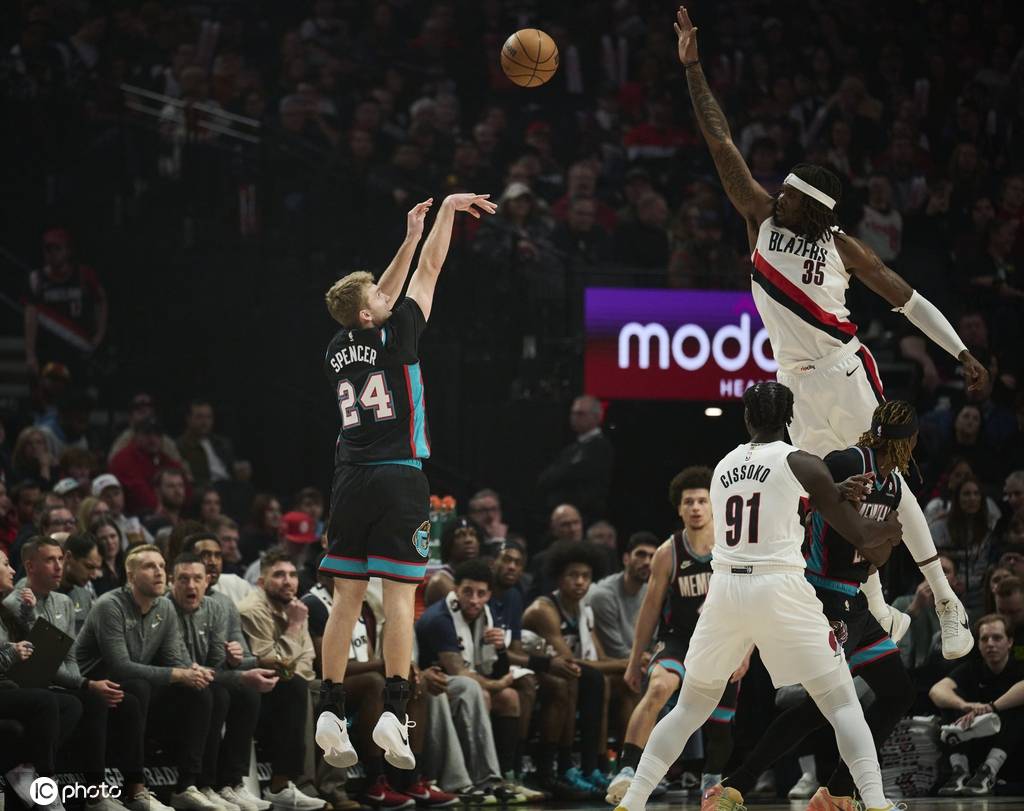 斯賓塞18分克林根13+17?灰熊不敵開(kāi)拓者