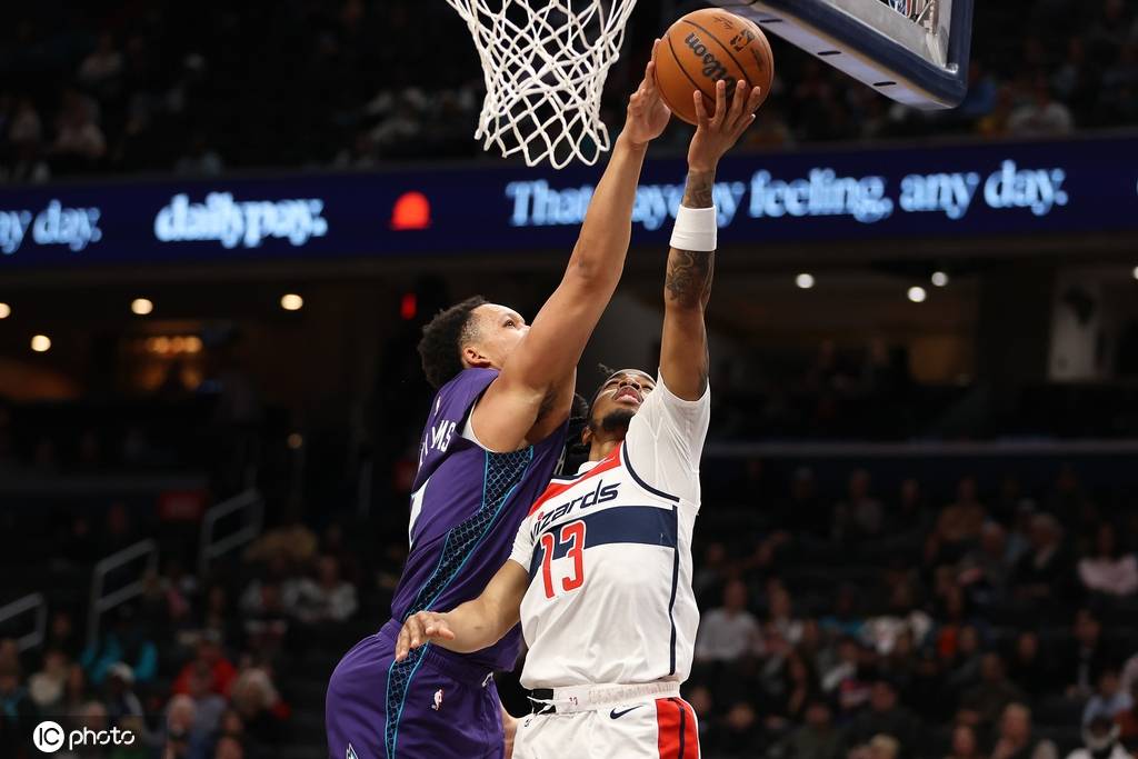 三球37+8+7克尼普爾28分 黃蜂擊敗奇才