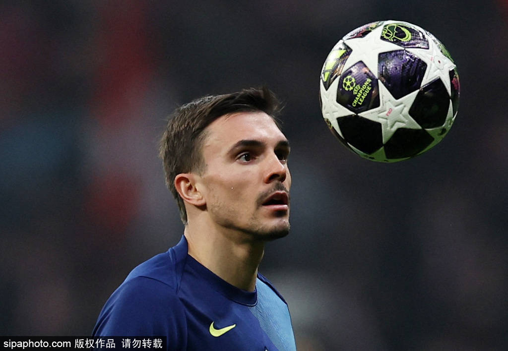 歐冠大變天！奧普塔超級(jí)計(jì)算機(jī)更新奪冠榜：拜仁領(lǐng)跑，阿森納緊隨，巴薩沖上三甲，皇馬強(qiáng)勢(shì)回升